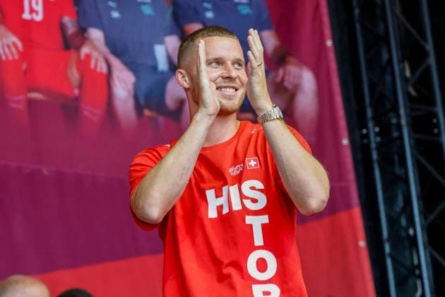 Nico Elvedi , Schweiz, Schweizer Nationalteam Empfang Zürich, WM-Rückkehr der Schweizer Nati, Empfang nach der WM 2026, 2026, 14.07.2026, Turbinenplatz, Zürich, Schweiz Zürich Turbinenplatz Schweiz *** Nico Elvedi, Switzerland, Swiss National Team Welcome Ceremony in Zurich, World Cup Return of the Swiss National Team, Welcome Ceremony after the 2026 World Cup, 2026, July 14, 2026, Turbinenplatz, Zurich, Switzerland, Zurich, Turbinenplatz, Switzerland Copyright: xGrantxHubbsx