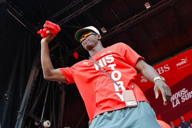 Breel Embolo wirft ein Trikot zu den Fans , Schweiz, Schweizer Nationalteam Empfang Zürich, WM-Rückkehr der Schweizer Nati, Empfang nach der WM 2026, 2026, 14.07.2026, Turbinenplatz, Zürich, Schweiz Zürich Turbinenplatz Schweiz *** Breel Embolo throws a jersey to the fans, Switzerland, Swiss National Team Welcome Ceremony in Zurich, Swiss National Team s Return from the World Cup, Welcome Ceremony after the 2026 World Cup, 2026, July 14, 2026, Turbinenplatz, Zurich, Switzerland, Zurich, Turbinenplatz, Switzerland Copyright: xGrantxHubbsx