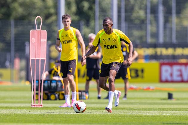 14.07.2026, Fussball, Training von Borussia Dortmund. v. l. Luca Reggiani (Borussia Dortmund), Justin Lerma (Borussia Dortmund). Dortmund Trainingsgelände des BVB NRW Deutschland xRHR-FOTO DEx *** July 14, 2026, Soccer, Borussia Dortmund practice by Luca Reggiani, Borussia Dortmund; Justin Lerma, Borussia Dortmund; BVB training facility, NRW, Germany; xRHR PHOTO DEx Copyright: DennisxEwert RHR-FOTOx RHR-FOTO DE
