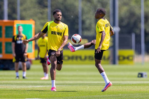 14.07.2026, Fussball, Training von Borussia Dortmund. v. l. Almugera Kabar (Borussia Dortmund), Justin Lerma (Borussia Dortmund). Dortmund Trainingsgelände des BVB NRW Deutschland xRHR-FOTO DEx *** July 14, 2026, Soccer, Borussia Dortmund training at Almugera Kabar, Borussia Dortmund, Justin Lerma, Borussia Dortmund, BVB training facility, NRW, Germany, xRHR, PHOTO DEx Copyright: DennisxEwert RHR-FOTOx RHR-FOTO DE