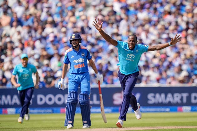 1st Metro Bank ODI: England v India Jofra Archer of England celebrates taking the wicket of Virat Kohli of India during the 1st Metro Bank ODI match England vs India at Edgbaston, Birmingham, United Kingdom on 14 July 2026 (Photo by Maynard Manyowa News Images) Birmingham Edgbaston Warwickshire United Kingdom Copyright: xMaynardxManyowa NewsxImagesx