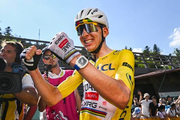 Tour de France 2026 Stage 10 LE LIORAN, FRANCE - JULY 14 : Pogacar Tadej (SLO) of UAE Team Emirates XRG celebrating his victory during stage 10 of the 113rd edition of Tour de France an UCI World Tour 2.UWT cycling road race stage for Men Elite of 167 km with start in Aurillac and finish in Le Lioran on July 14, 2026 in Le Lioran, France, 14 07 2026 Le Lioran France  Copyright: xSzymonxGruchalskix