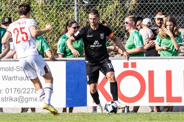 10.07.2026, Fussball, Saison 2026 2027, Regionalliga Südwest, Hauptspielfeld Burgrieden, Testspiel, SSV Ulm 1846 Fußball - FC Augsburg II 14.07.2026, Fussball, Saison 2026 2027, Regionalliga Südwest, Hauptspielfeld Burgrieden, Testspiel, SSV Ulm 1846 Fußball - FC Augsburg II, 11 Dennis Chessa (SSV Ulm 1846 Fußball) Foto: Lucca Fundel Burgrieden Hauptspielfeld Baden-Württemberg Deutschland *** July 10, 2026, Soccer, 2026–2027 Season, Regionalliga Southwest, Burgrieden Main Field, Friendly Match, SSV Ulm 1846 vs. FC Augsburg II, July 14, 2026, Soccer, 2026–2027 Season, Regionalliga Southwest, Burgrieden Main Field, Friendly Match, SSV Ulm 1846 vs. FC Augsburg II, 11 Dennis Chessa SSV Ulm 1846 Soccer Photo by Lucca Fundel Burgrieden Main Field Baden-Württemberg Germany