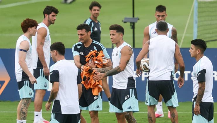 FIFA World Cup, WM, Weltmeisterschaft, Fussball 2026 - Argentina training session Argentina national soccer team players attend a training session of the team in Marietta, Georgia, USA, 14 July 2026. Argentina will face England on 15 July in a FIFA World Cup 2026 semifinals match. Marietta United States  Copyright: xRONALDxWITTEKx