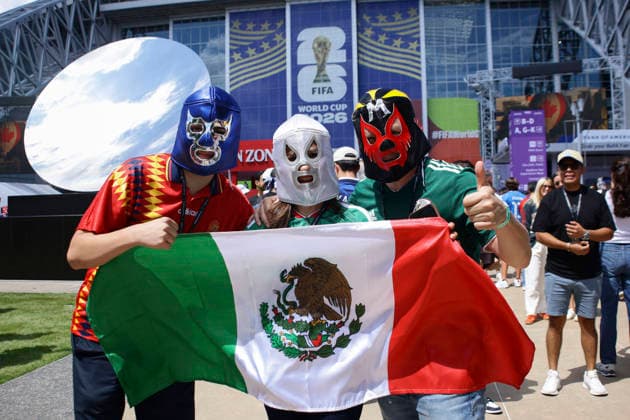 Fans cheer ahead of the FIFA World Cup, WM, Weltmeisterschaft, Fussball 2026 semifinals soccer match between France against Spain, in Dallas, USA, 14 July 2026. FIFA World Cup 2026 semifinals - France vs Spain !ACHTUNG: NUR REDAKTIONELLE NUTZUNG!  Copyright: xCarlosxRamirezx GRAF6504 20260714-55020892409_1