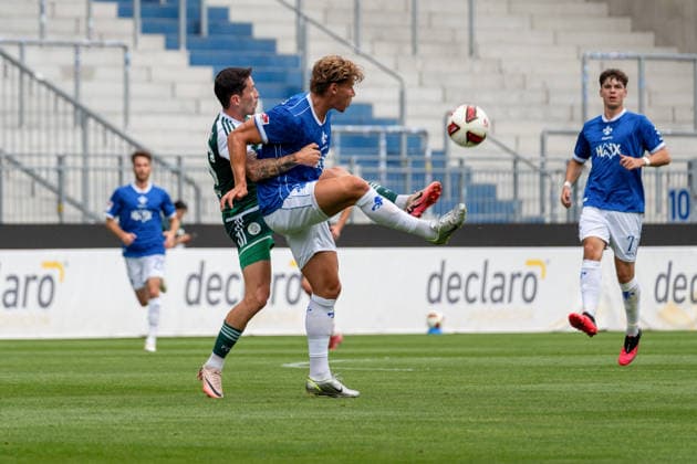 Spielszene, Zweikampf, v.l. Phillipp Steinhart (FC 08 Homburg, 36), Fynn-Luca Lakenmacher (SV Darmstadt 98, 19), GER, SV Darmstadt 98 vs. FC 08 Homburg, Fussball, Testspiel, Saison 2026 2027, 14.07.2026, DFL REGULATIONS PROHIBIT ANY USE OF PHOTOGRAPHS AS IMAGE SEQUENCES AND OR QUASI-VIDEO, GER, SV Darmstadt 98 vs. FC 08 Homburg, Fussball, Testspiel, Saison 2026 2027, 14.07.2026 Darmstadt *** Game scene, tackle, from left: Phillipp Steinhart (FC 08 Homburg), 36, Fynn Luca Lakenmacher (SV Darmstadt 98), 19, GER, SV Darmstadt 98 vs. FC 08 Homburg, soccer, friendly match, 2026–2027 season, July 14, 2026, DFL regulations prohibit any use of photographs as image sequences and or quasi-video, GER, SV Darmstadt 98 vs. FC 08 Homburg, soccer, friendly match, 2026–2027 season, July 14, 2026, Darmstadt Copyright: xEibner-Pressefoto J-NxGroemlingx EP_JGG