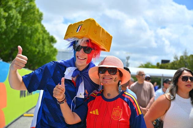 FIFA World Cup, WM, Weltmeisterschaft, Fussball 2026 semifinals - France vs Spain Supporters of France and Spain pose for a photo as they make their way to the stadium for the FIFA World Cup 2026 semifinals match France against Spain, in Dallas, USA, 14 July 2026. DALLAS United States  Copyright: xSAMxWASSONx