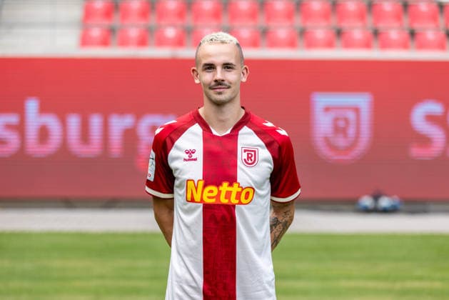 SSV Jahn Regensburg ; 3.Liga, Porträttermin 2026 2027, Sascha Hingerl; SSV Jahn Regensburg; 3.Liga, Porträttermin 2026 2027, DFL REGULATIONS PROHIBIT ANY USE OF PHOTOGRAPHS AS IMAGE SEQUENCES AND OR QUASI-VIDEO. *** SSV Jahn Regensburg 3rd Division, Photo Shoot 2026–2027, Sascha Hingerl SSV Jahn Regensburg 3rd Division, Photo Shoot 2026–2027, DFL regulations prohibit any use of photographs as image sequences and or quasi-video