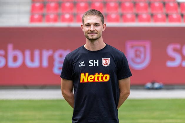 SSV Jahn Regensburg ; 3.Liga, Porträttermin 2026 2027, Simon Hecht (Athletik- und Rehatrainer); SSV Jahn Regensburg; 3.Liga, Porträttermin 2026 2027, DFL REGULATIONS PROHIBIT ANY USE OF PHOTOGRAPHS AS IMAGE SEQUENCES AND OR QUASI-VIDEO. *** SSV Jahn Regensburg, 3. Liga, Photo Shoot 2026–2027, Simon Hecht, Strength and Conditioning and Rehabilitation Coach, SSV Jahn Regensburg, 3rd Division, Photo Shoot 2026–2027, DFL REGULATIONS PROHIBIT ANY USE OF PHOTOGRAPHS AS IMAGE SEQUENCES AND OR QUASI-VIDEO