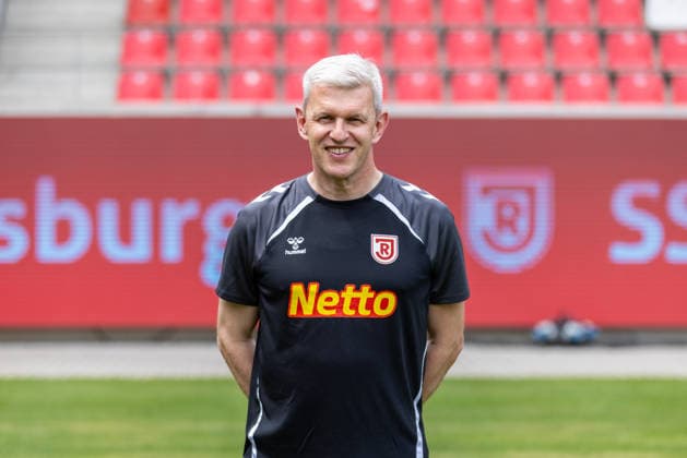 SSV Jahn Regensburg ; 3.Liga, Porträttermin 2026 2027, Dr. Bernd Meyer (Mannschaftsarzt); SSV Jahn Regensburg; 3.Liga, Porträttermin 2026 2027, DFL REGULATIONS PROHIBIT ANY USE OF PHOTOGRAPHS AS IMAGE SEQUENCES AND OR QUASI-VIDEO. *** SSV Jahn Regensburg 3. Liga, Photo Shoot 2026–2027, Dr. Bernd Meyer, Team Physician for SSV Jahn Regensburg (3rd Division), Photo Shoot 2026–2027; DFL regulations prohibit any use of photographs as image sequences and or quasi-video