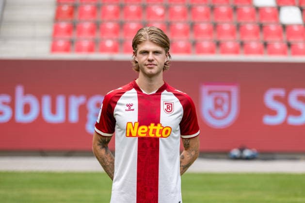 SSV Jahn Regensburg ; 3.Liga, Porträttermin 2026 2027, John Posselt; SSV Jahn Regensburg; 3.Liga, Porträttermin 2026 2027, DFL REGULATIONS PROHIBIT ANY USE OF PHOTOGRAPHS AS IMAGE SEQUENCES AND OR QUASI-VIDEO. *** SSV Jahn Regensburg 3. Liga, Photo Shoot 2026–2027, John Posselt, SSV Jahn Regensburg, 3rd Division, Photo Shoot 2026–2027, DFL regulations prohibit any use of photographs as image sequences and or quasi-video