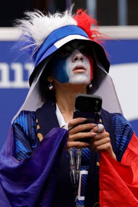 July 14, 2026, Arlington, Texas, USA: A France fan with face paint before the 2026 FIFA World Cup, WM, Weltmeisterschaft, Fussball Semifinal match between France and Spain at Dallas Stadium on July 14, 2026. David Ballering II ADM Newswire ZUMA Press Wire Arlington USA - ZUMAa325 20260714_zsa_a325_002 Copyright: xDavidxBalleringxIix