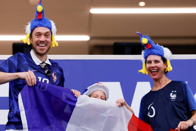 July 14, 2026, Arlington, Texas, USA: France fans before the 2026 FIFA World Cup, WM, Weltmeisterschaft, Fussball Semifinal match between France and Spain at Dallas Stadium on July 14, 2026. David Ballering II ADM Newswire ZUMA Press Wire FIFA World Cup 2026 - France:Spain  - ZUMAa325 20260714_zsa_a325_006 Copyright: xDavidxBalleringxIix