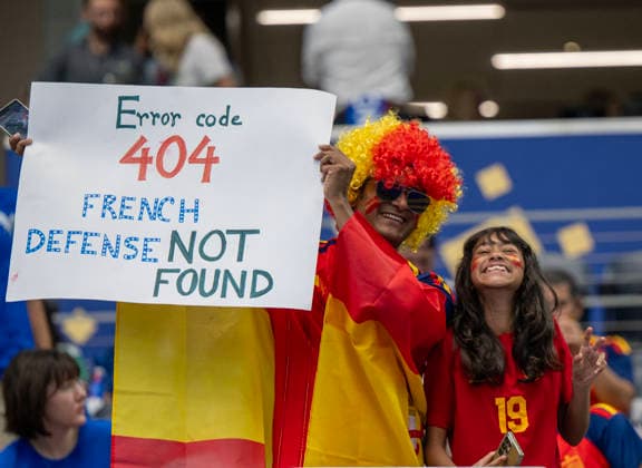 July 14, 2026, Arlington, Texas, USA: Semi-Finals pregame fan fun World Cup 2026: France Vs Spain  - ZUMAm147 20260714_zap_m147_003 Copyright: xHossxMcBainx
