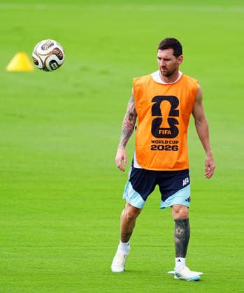 Argentina Training Session - FIFA World Cup, WM, Weltmeisterschaft, Fussball 2026 ATLANTA, GEORGIA - JULY 14: Argentina s Lionel Messi warms up prior to a training session ahead of the 2026 FIFA World Cup semifinal match against England in Atlanta, Georgia, United States, on July 14, 2026. Evrim Aydin Anadolu Georgia United States. Editorial use only. Please get in touch for any other usage.  Copyright: x2026xAnadoluxEvrimxAydinx