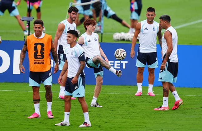 Argentina Training Session - FIFA World Cup, WM, Weltmeisterschaft, Fussball 2026 ATLANTA, GEORGIA - JULY 14: Argentina s midfielder Valentin Barco (C) attends the training session ahead of the FIFA World Cup 2026 Semi Final match against England in Atlanta, Georgia, United Staes on July 14, 2026. Evrim Aydin Anadolu Georgia United States. Editorial use only. Please get in touch for any other usage.  Copyright: x2026xAnadoluxEvrimxAydinx