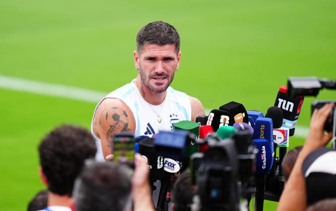 Argentina Training Session - FIFA World Cup, WM, Weltmeisterschaft, Fussball 2026 ATLANTA, GEORGIA - JULY 14: Argentina s Rodrigo De Paul speaks to members of the media during a training session ahead of the 2026 FIFA World Cup semifinal match in Atlanta, Georgia, United States, on July 14, 2026. Evrim Aydin Anadolu Atlanta United States. Editorial use only. Please get in touch for any other usage.  Copyright: x2026xAnadoluxEvrimxAydinx