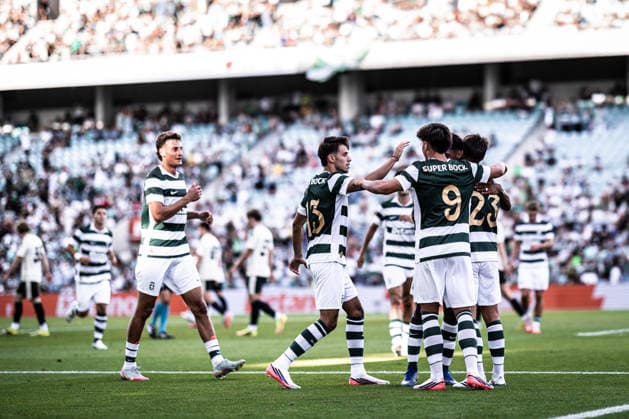 July 14, 2026, Faro, Faro, Portugal: Daniel Braganca of Sporting Clube de Portugal celebrates scoring his sides fourth goal of the match during the Pre-Season Firiendly match between Sporting CP and Celtic FC at Estadio do Algarve in Faro on July 14, 2026 Faro Portugal - ZUMAg283 20260714_zsp_g283_038 Copyright: xJoaoxGregoriox
