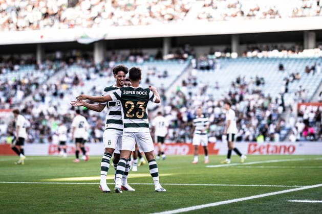 July 14, 2026, Faro, Faro, Portugal: Daniel Braganca of Sporting Clube de Portugal celebrates scoring his sides fourth goal of the match during the Pre-Season Firiendly match between Sporting CP and Celtic FC at Estadio do Algarve in Faro on July 14, 2026 Faro Portugal - ZUMAg283 20260714_zsp_g283_037 Copyright: xJoaoxGregoriox