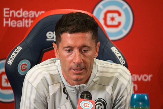Chicago Fire FC introduces Robert Lewandowski CHICAGO, ILLINOIS - JULY 14: Robert Lewandowski speaks during a press conference, PK, Pressekonferenz after being introduced by the Chicago Fire FC at Endeavor Health Performance Center in Chicago, Illinois on July 14, 2026. Jacek Boczarski Anadolu Illinois United States. Editorial use only. Please get in touch for any other usage.  Copyright: x2026xAnadoluxJacekxBoczarskix