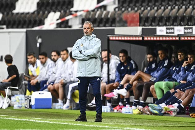 LASK Linz v Fenerbahce - Friendly LINZ, AUSTRIA - JULY 14: Head coach Ismail Kartal of Fenerbahce follows a friendly match between LASK Linz and Fenerbahce as part of Fenerbahce s pre-season training camp at Raiffeisen Arena in Linz, Austria, on July 14, 2026. Agit Erdi Ulukaya Anadolu Linz Austria. Editorial use only. Please get in touch for any other usage.  Copyright: x2026xAnadoluxAgitxErdixUlukayax