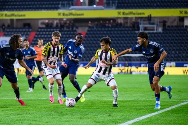 SOCCER - LASK vs Fenerbahce, test match LINZ,AUSTRIA,14.JUL.26 - SOCCER - ADMIRAL Bundesliga, Sueper Lig, Linzer ASK vs Fenerbahce Istanbul, test match. Image shows Christoph Lang, Sascha Horvath (LASK), Oguz Aydin and Sidiki Cherif (Fenerbahce).  GEPAxpictures xChristianxMoser