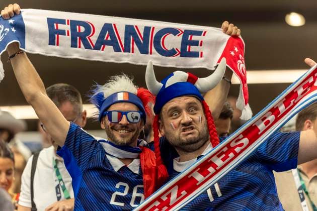 14.07.2026, Fussball Weltmeisterschaft 2026 in den USA, Halbfinale, Frankreich - Spanien, im AT&T Stadium (Dallas (Arlington)), Fans Frankreich ***FIFA regulations prohibit any use of photographs as image sequences and or quasi-video. EDITORIAL USE ONLY*** *** July 14, 2026, 2026 FIFA World Cup in the U.S., Semifinal, France vs. Spain, at AT&T Stadium in Dallas, Arlington; French fans ***FIFA regulations prohibit any use of photographs as image sequences and or quasi-video. EDITORIAL USE ONLY***