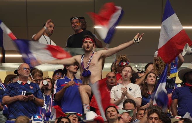 US Soccer World Cup France - Spain 9205554 14.07.2026 France s fans cheer during the FIFA World Cup, WM, Weltmeisterschaft, Fussball 2026 semi-final soccer match between France and Spain at Dallas Stadium in Arlington, Texas, United States. Nafis Sirazetdinov Sputnik Arlington Texas USA  Copyright: xNafisxSirazetdinovx