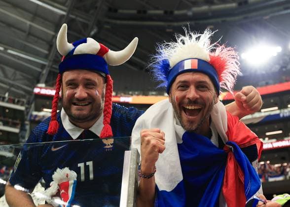 US Soccer World Cup France - Spain 9205556 14.07.2026 France s fans cheer during the FIFA World Cup, WM, Weltmeisterschaft, Fussball 2026 semi-final soccer match between France and Spain at Dallas Stadium in Arlington, Texas, United States. Nafis Sirazetdinov Sputnik Arlington Texas USA  Copyright: xNafisxSirazetdinovx