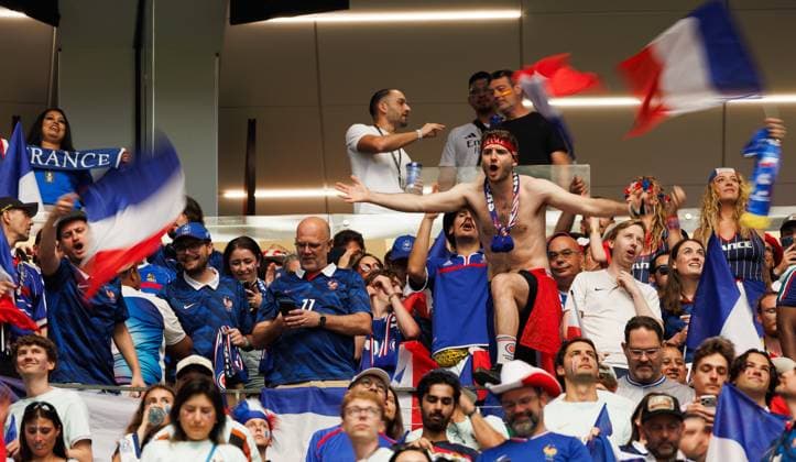 US Soccer World Cup France - Spain 9205557 14.07.2026 France s fans cheer during the FIFA World Cup, WM, Weltmeisterschaft, Fussball 2026 semi-final soccer match between France and Spain at Dallas Stadium in Arlington, Texas, United States. Nafis Sirazetdinov Sputnik Arlington Texas USA  Copyright: xNafisxSirazetdinovx