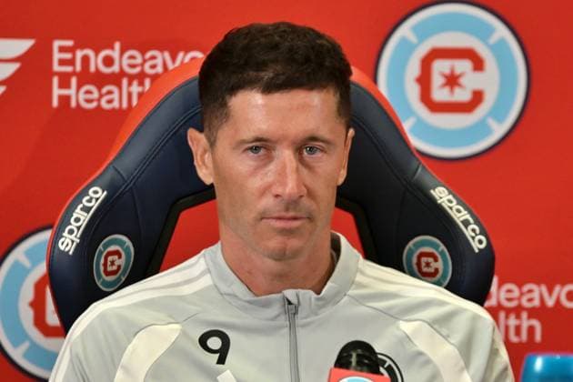 Chicago Fire FC introduces Robert Lewandowski CHICAGO, ILLINOIS - JULY 14: Robert Lewandowski speaks during a press conference, PK, Pressekonferenz after being introduced by the Chicago Fire FC at Endeavor Health Performance Center in Chicago, Illinois on July 14, 2026. Jacek Boczarski Anadolu Illinois United States. Editorial use only. Please get in touch for any other usage.  Copyright: x2026xAnadoluxJacekxBoczarskix