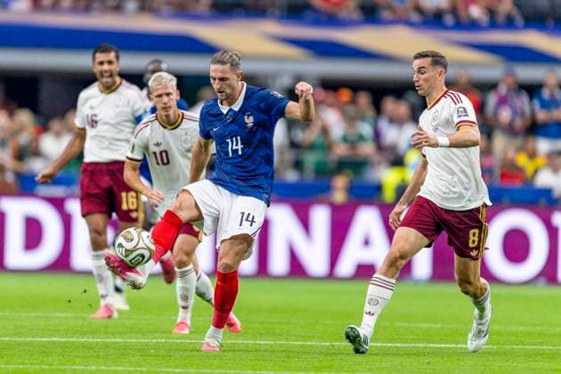 DALLAS - (lr) Adrien Rabiot of France and Fabian Ruiz of Spain during the 2026 World Cup match between France and Spain at Dallas Stadium on July 14, 2026, in Dallas, United States. (Photo by Stefan Koops EYE4IMAGES DeFodi Images) - *** DALLAS — Adrien Rabiot of France and Fabian Ruiz of Spain during the 2026 World Cup match between France and Spain at Dallas Stadium on July 14, 2026, in Dallas, United States. Photo by Stefan Koops, EYE4IMAGES, DeFodi Images