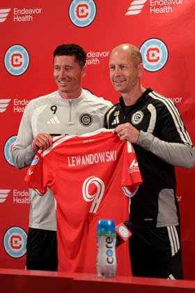 Robert Lewandowski and Gregg Berhalter seen during Robert Lewandowski and Chicago Fire press conference, PK, Pressekonferenz (Martin Murillo Ball Raw Images) Loule Estadio Algarve Portugal Copyright: xMartinxMurillox rl14