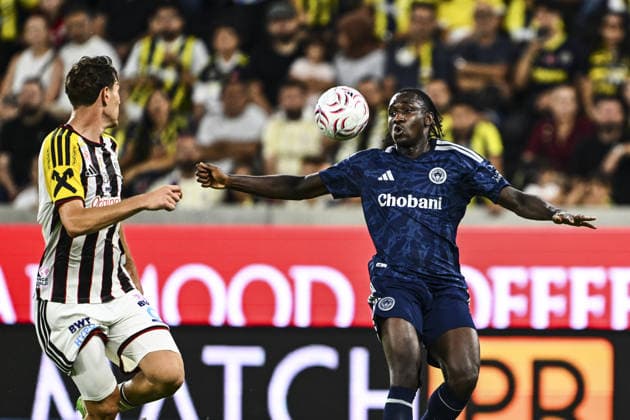 LASK Linz v Fenerbahce - Friendly LINZ, AUSTRIA - JULY 14: Sidiki Cherif (R) of Fenerbahce in action during a friendly match against LASK Linz as part of Fenerbahce’s pre-season training camp at Raiffeisen Arena in Linz, Austria, on July 14, 2026. Agit Erdi Ulukaya Anadolu Linz Austria. Editorial use only. Please get in touch for any other usage.  Copyright: x2026xAnadoluxAgitxErdixUlukayax