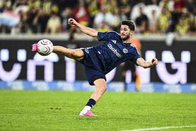 LASK Linz v Fenerbahce - Friendly LINZ, AUSTRIA - JULY 14: Ismail Yuksek of Fenerbahce in action during a friendly match against LASK Linz as part of Fenerbahce’s pre-season training camp at Raiffeisen Arena in Linz, Austria, on July 14, 2026. Agit Erdi Ulukaya Anadolu Linz Austria. Editorial use only. Please get in touch for any other usage.  Copyright: x2026xAnadoluxAgitxErdixUlukayax