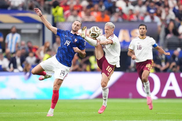 July 14, 2026, Arlington, Texas, USA: ADRIEN RABIOT of France and DANI OLMO of Spain compete for the ball during the FIFA World Cup, WM, Weltmeisterschaft, Fussball 2026 Semi Final match between France and Spain at Dallas Stadium in Arlington, Texas. Arlington USA - ZUMAa181 20260714_zaa_a181_054 Copyright: xJosexBretonx