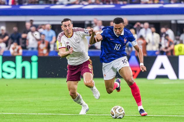 Kylian Mbappe of France and Fabian Ruiz of Spain compete for possession of the ball during the match between France and Spain, valid for the semi-final of the 2026 FIFA World Cup, WM, Weltmeisterschaft, Fussball held at AT&T Stadium in Dallas, Texas, United States. Richard Callis Fotoarena (Richard Callis SPP)  Copyright: xRichardxCallisx xSPPx spp-en-RiCa-2984530
