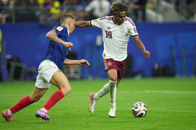 Lamine Yamal (Spain) during France and Spain, Semi final FIFA World Cup, WM, Weltmeisterschaft, Fussball 2026, Dallas Stadium, Dallas, USA on July 14, 2026. Thor Wegner DeFodi Images. (Photo by DeFodi Images) - *** Lamine Yamal of Spain during the France vs. Spain semifinal match at the 2026 FIFA World Cup, Dallas Stadium, Dallas, USA, on July 14, 2026. Photo by DeFodi Images (Thor Wegner)