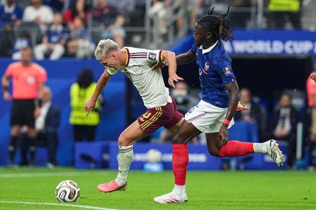 Dani Olmo of Spain runs with the ball past Kouadio KonÃ of France France v Spain, 2026 FIFA World Cup, WM, Weltmeisterschaft, Fussball Semi-final, Football, Dallas Stadium, Arlington, Texas, USA - 14 Jul 2026Arlington Dallas Stadium Texas (TX) United States of America  Copyright: xIsmaelxAdnan Shutterstockx 16991340db