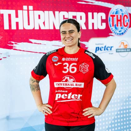 08.07.2026, GER, Handball, Frauen, Saison 2026 2027, Alsco 1.Bl, Thueringer HC Pressetermin Mannschaftsfoto Macela Arounian (Thueringer HC,36) 99974 Mühlhausen Automobile Peter GmbH - Peugeot Thüringen Deutschland *** July 8, 2026, GER, Handball, Women, 2026–2027 Season, Alsco 1st Division, Thueringer HC Press Event, Team Photo, Macela Arounian, Thueringer HC, 36 99974 Mühlhausen, Automobile Peter GmbH, Peugeot, Thuringia, Germany