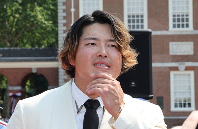 Munetaka Murakami 5 of the Chicago White Sox arrives on the red carpet at the 2026 MLB, Baseball Herren, USA All Star Red Carpet Show in Philadelphia, Pennsylvania, on Tuesday, July 14, 2026.  PHI202607142031 LAURENCExKESTERSON