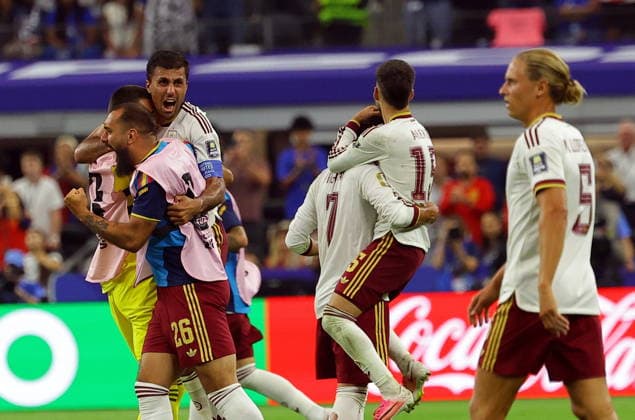 FIFA World Cup, WM, Weltmeisterschaft, Fussball 2026 semifinals - France vs Spain Players of Spain celebrate winning the FIFA World Cup 2026 semifinals match France against Spain, in Dallas, USA, 14 July 2026. DALLAS United States  Copyright: xCHRISTOPHERxNEUNDORFx