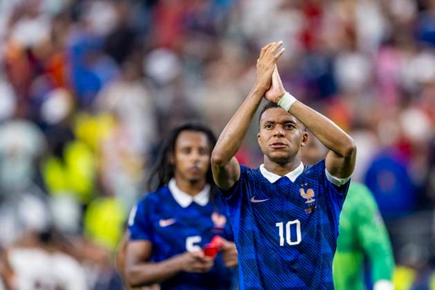 DALLAS - Kylian Mbappe of France is disappointed during the 2026 World Cup match between France and Spain at Dallas Stadium on July 14, 2026, in Dallas, United States. (Photo by Stefan Koops EYE4IMAGES DeFodi Images) - *** DALLAS Kylian Mbappé of France looks disappointed during the 2026 World Cup match between France and Spain at Dallas Stadium on July 14, 2026, in Dallas, United States. Photo by Stefan Koops, EYE4IMAGES, DeFodi Images
