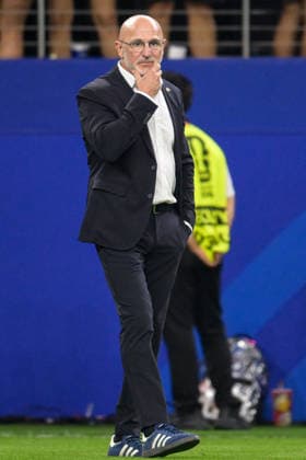Fußball, WM 2026, 20260714, Frankreich - Spanien. Im Bild Schlussjubel, Trainer Spanien Luis DE LA FUENTE nachdenklich. Dallas Dallas-Stadion Texas Vereinigte Staaten von Amerika *** Soccer, 2026 World Cup, 20260714, France vs. Spain. Pictured: Celebrations at the end of the game; Spain s coach, Luis DE LA FUENTE, looking pensive. Dallas, Texas, United States of America Copyright: Passion2Press MarkusxFischerx