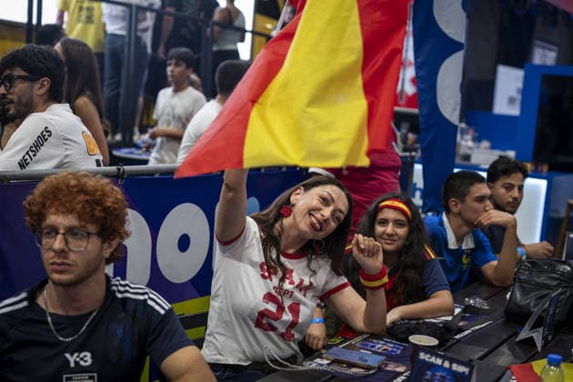 Hundreds watch France-Spain semifinal in Beirut BEIRUT, LEBANON - JULY 14: Hundreds of people gather in Beirut, Lebanon, to watch the semifinal match between the national football teams of France and Spain on a giant screen set up in the city, on July 14, 2026. Adri Salido Anadolu Beirut Lebanon. Editorial use only. Please get in touch for any other usage.  Copyright: x2026xAnadoluxAdrixSalidox