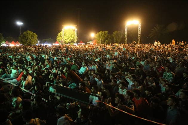Hundreds watch France-Spain semifinal in Erbil ERBIL, IRAQ - JULY 14: Hundreds of people gather to watch the semifinal match between the national football teams of France and Spain on a giant screen set up in Erbil, Iraq on July 14, 2026. Ahsan Mohammed Ahmed Ahmed Anadolu Erbil Iraq. Editorial use only. Please get in touch for any other usage.  Copyright: x2026xAnadoluxAhsanxMohammedxAhmedxAhmedx