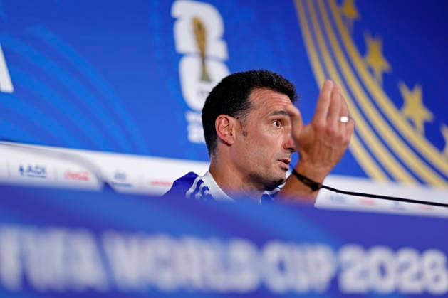July 14, 2026, Atlanta, Georgia, United States: Lionel Scaloni, head coach of the Argentina speaks during the press conference, PK, Pressekonferenz of Argentina one day ahead of the FIFA World Cup, WM, Weltmeisterschaft, Fussball 2026 semifinal match between England and Argentina at Atlanta Stadium (Mercedes-Benz Stadium) in Atlanta, Georgia, United States on July 14, 2026. Photo: DiaEsportivo Atlanta United States - ZUMAh208 20260714_zsp_h208_030 Copyright: xHeulerxAndreyx