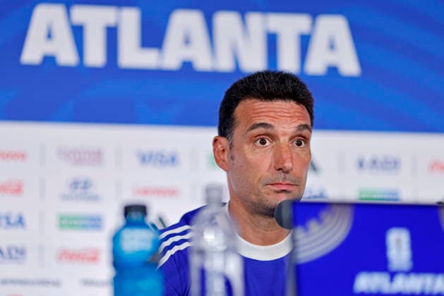 July 14, 2026, Atlanta, Georgia, United States: Lionel Scaloni, head coach of the Argentina speaks during the press conference, PK, Pressekonferenz of Argentina one day ahead of the FIFA World Cup, WM, Weltmeisterschaft, Fussball 2026 semifinal match between England and Argentina at Atlanta Stadium (Mercedes-Benz Stadium) in Atlanta, Georgia, United States on July 14, 2026. Photo: DiaEsportivo Atlanta United States - ZUMAh208 20260714_zsp_h208_032 Copyright: xHeulerxAndreyx