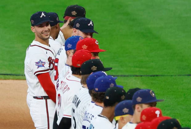 Atlanta Braves Matt Olson stands on the field with players before the start of the 2026 MLB, Baseball Herren, USA All-Star Game at Citizens Bank Park in Philadelphia, Pennsylvania, on Tuesday, July 14, 2026.  PHI20260714907 LAURENCExKESTERSON