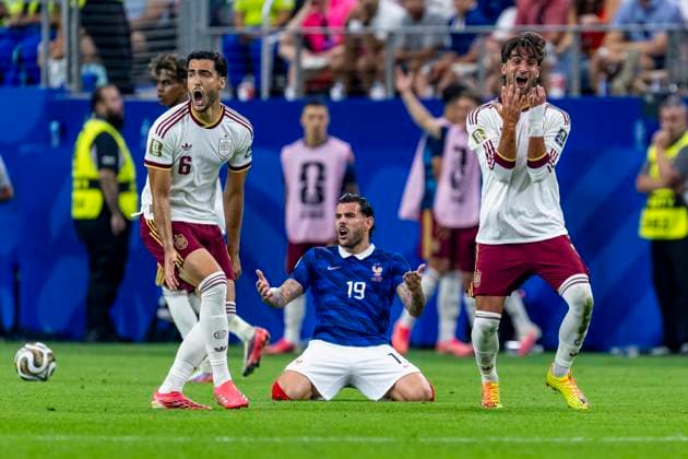 DALLAS - frustration for Rodri or Spain, Theo Hernandez or France and Ferran Torres or Spain during the 2026 World Cup match between France and Spain at Dallas Stadium on July 14, 2026, in Dallas, United States. (Photo by Stefan Koops EYE4IMAGES DeFodi Images) - *** DALLAS: Frustration for Rodri (Spain), Theo Hernandez (France), and Ferran Torres (Spain) during the 2026 World Cup match between France and Spain at Dallas Stadium on July 14, 2026, in Dallas, United States. Photo by Stefan Koops, EYE4IMAGES, DeFodi Images